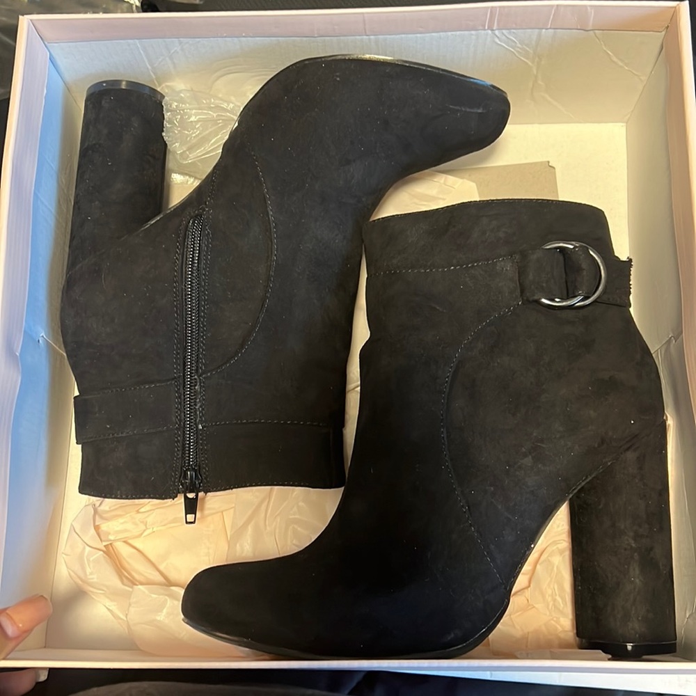 Black JUSTFAB heeled booties